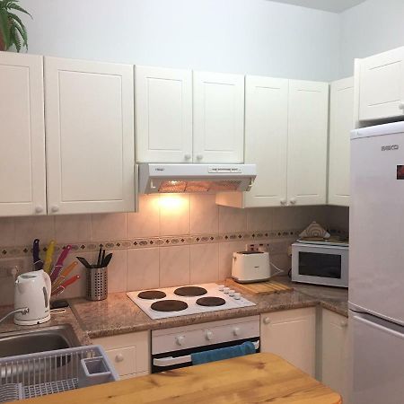 Limnaria Gardens - Modern 1 Bed, Walk To Beach & Shops Paphos Buitenkant foto