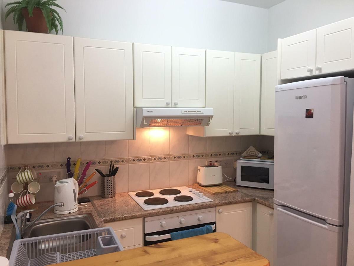 Limnaria Gardens - Modern 1 Bed, Walk To Beach & Shops Paphos Buitenkant foto