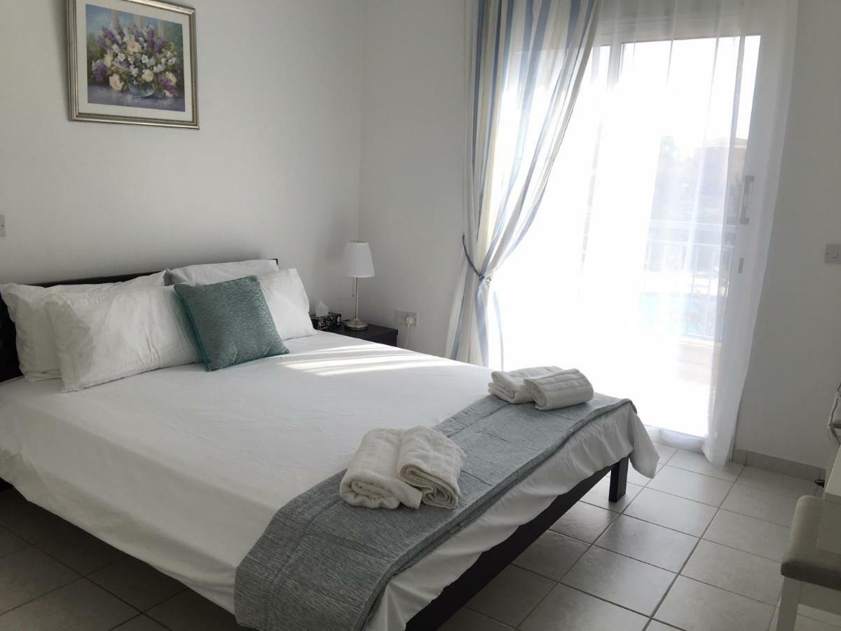Limnaria Gardens - Modern 1 Bed, Walk To Beach & Shops Paphos Buitenkant foto