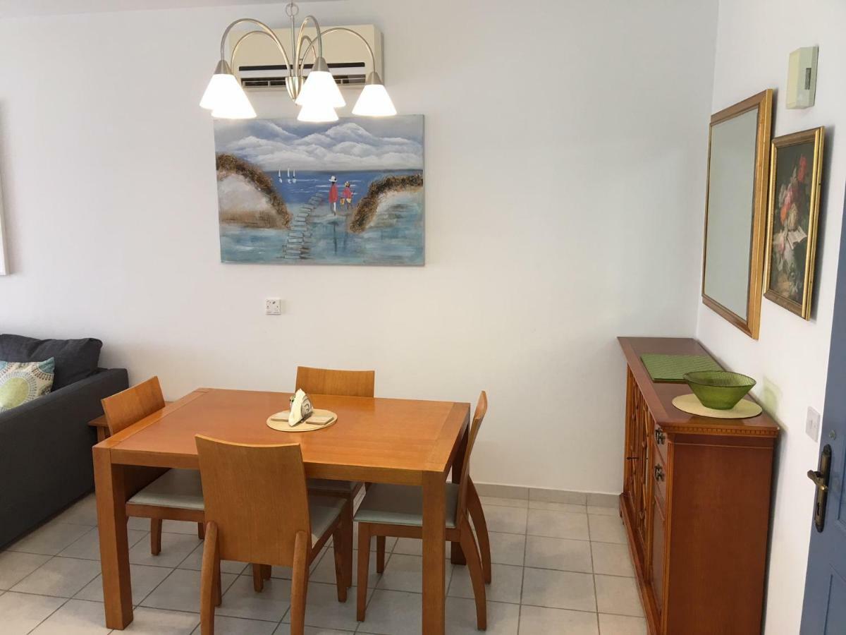 Limnaria Gardens - Modern 1 Bed, Walk To Beach & Shops Paphos Buitenkant foto